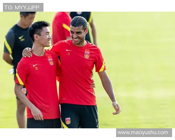 足球明星私密瞬间曝光引发热议球迷热情高涨各界反响不一 足球明星私密瞬间曝光引发热议球迷热情高涨各界反响不一